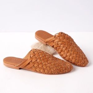 Bunto Woven Loafers fits size 6